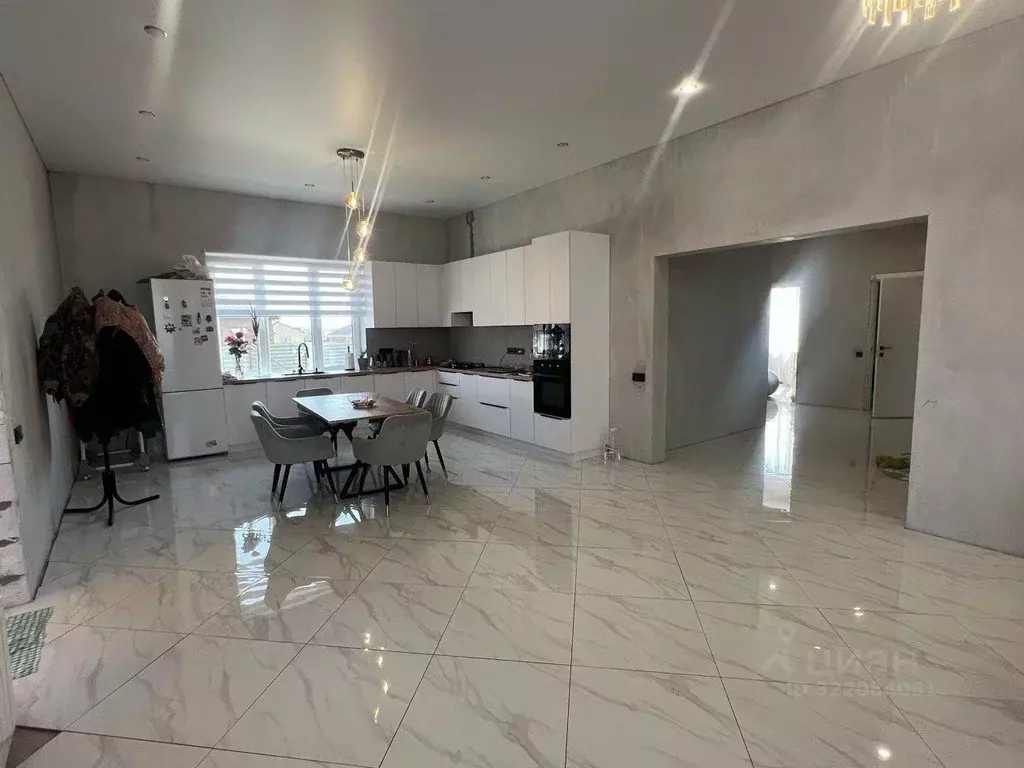 Дом в Курская область, Курский район, Моковский сельсовет, д. 1-я ... - Фото 1