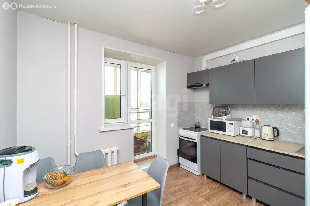 2-комнатная квартира: Тюмень, Западносибирская улица, 2 (53.2 м) - Фото 2