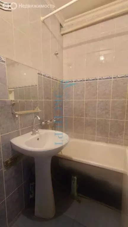 2-комнатная квартира: Нижний Новгород, улица Богдановича, 1к2 (63 м) - Фото 0