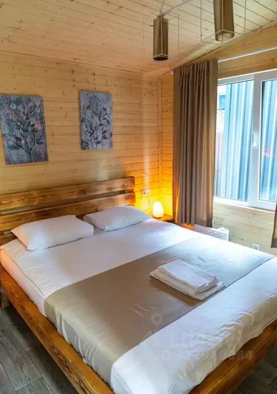 Дом в Карачаево-Черкесия, Зеленчукский район, с. Архыз ул. Банковская, ... - Фото 1