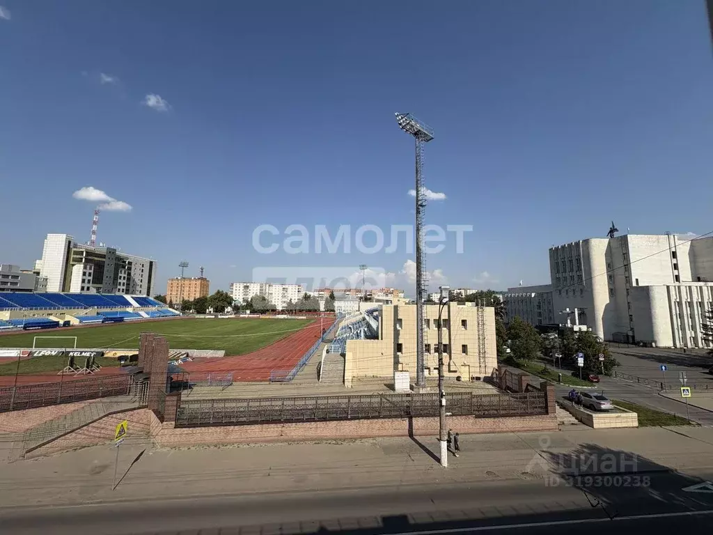 2-к кв. Курская область, Курск ул. Радищева, 52 (67.3 м) - Фото 0