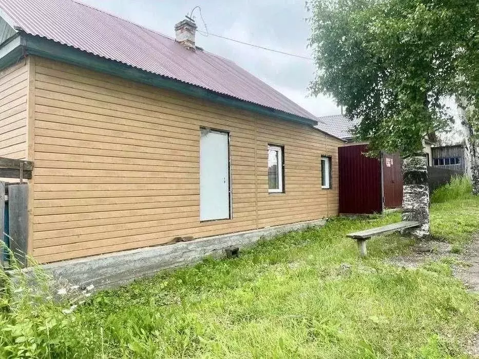 Дом в Хабаровский край, Николаевск-на-Амуре ул. Луначарского, 110 (48 ... - Фото 0
