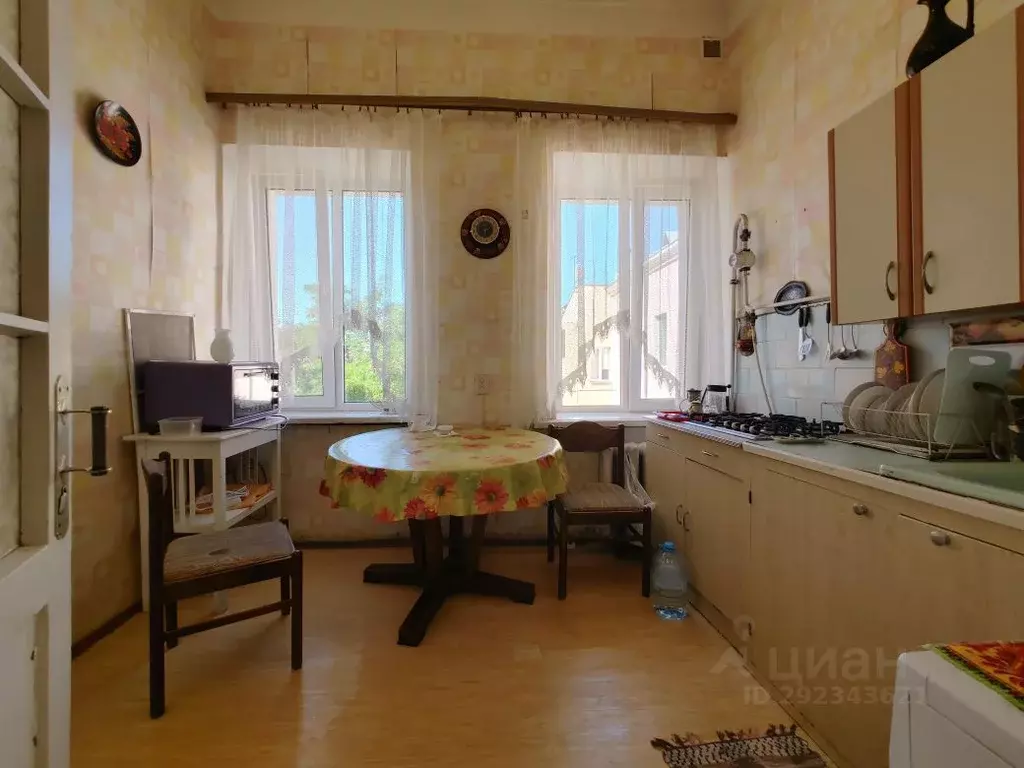 2-к кв. Крым, Феодосия бул. Адмиральский, 22 (50.0 м) - Фото 0