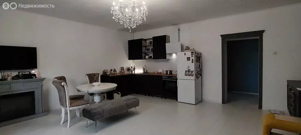3-комнатная квартира: Горно-Алтайск, улица Петра Сухова, 12 (80 м) - Фото 0
