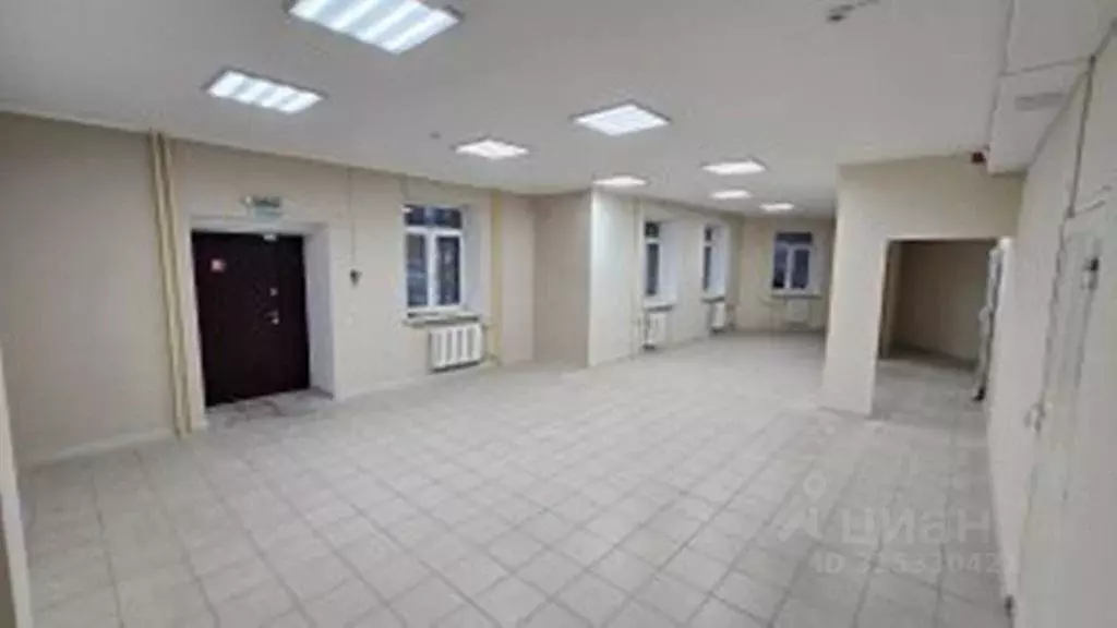 Помещение свободного назначения в Тюменская область, Тюмень Полевая ... - Фото 1