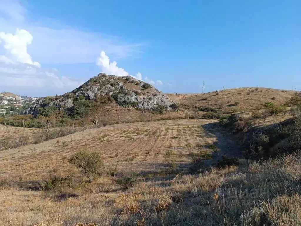 Участок в Крым, Феодосия муниципальный округ, Курортное пгт ул. Дружбы ... - Фото 0