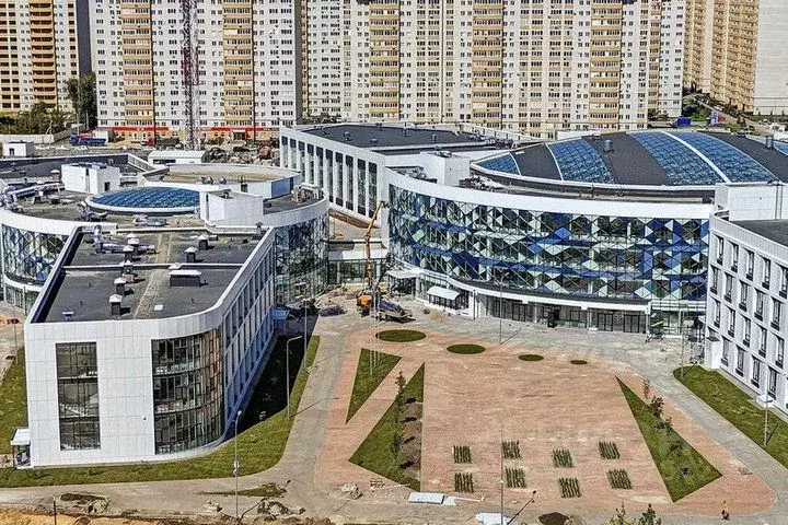 2-к кв. Воронежская область, Воронеж ул. Летчика Филипова, 6 (71.3 м) - Фото 0