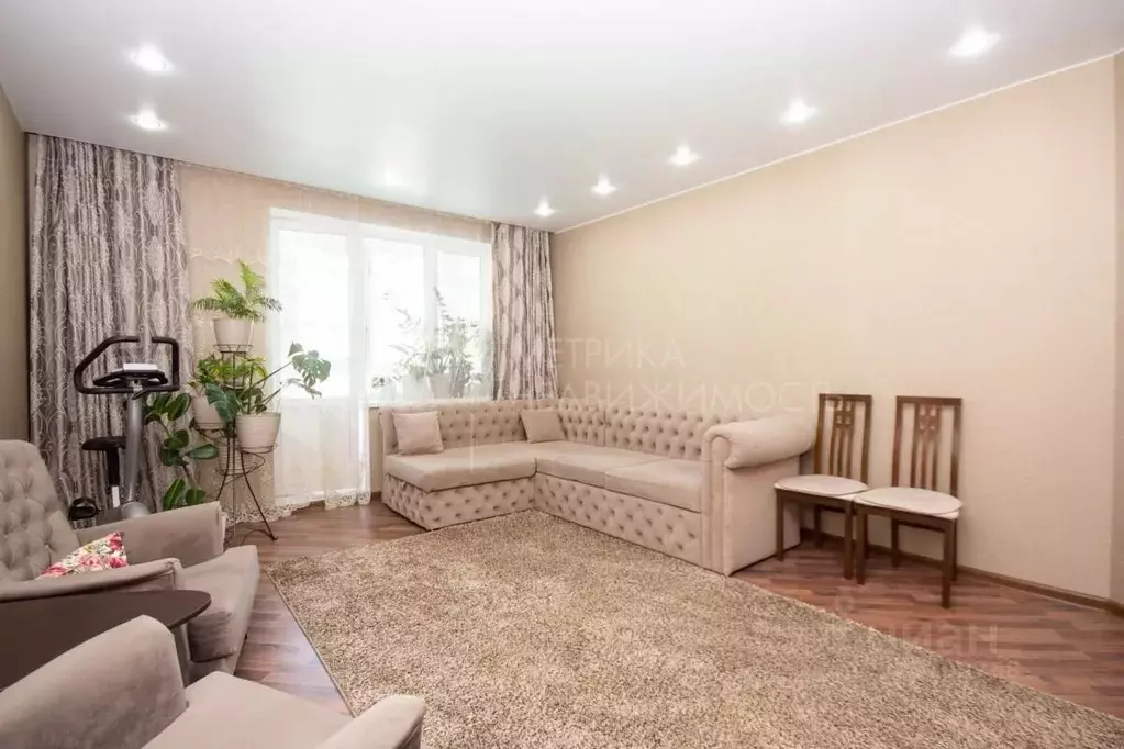 2-к кв. Тюменская область, Тюмень Заречный проезд, 43 (77.3 м) - Фото 1