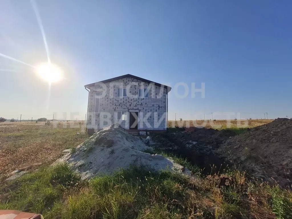 Дом в Курская область, Курский район, Клюквинский сельсовет, д. Долгое ... - Фото 1