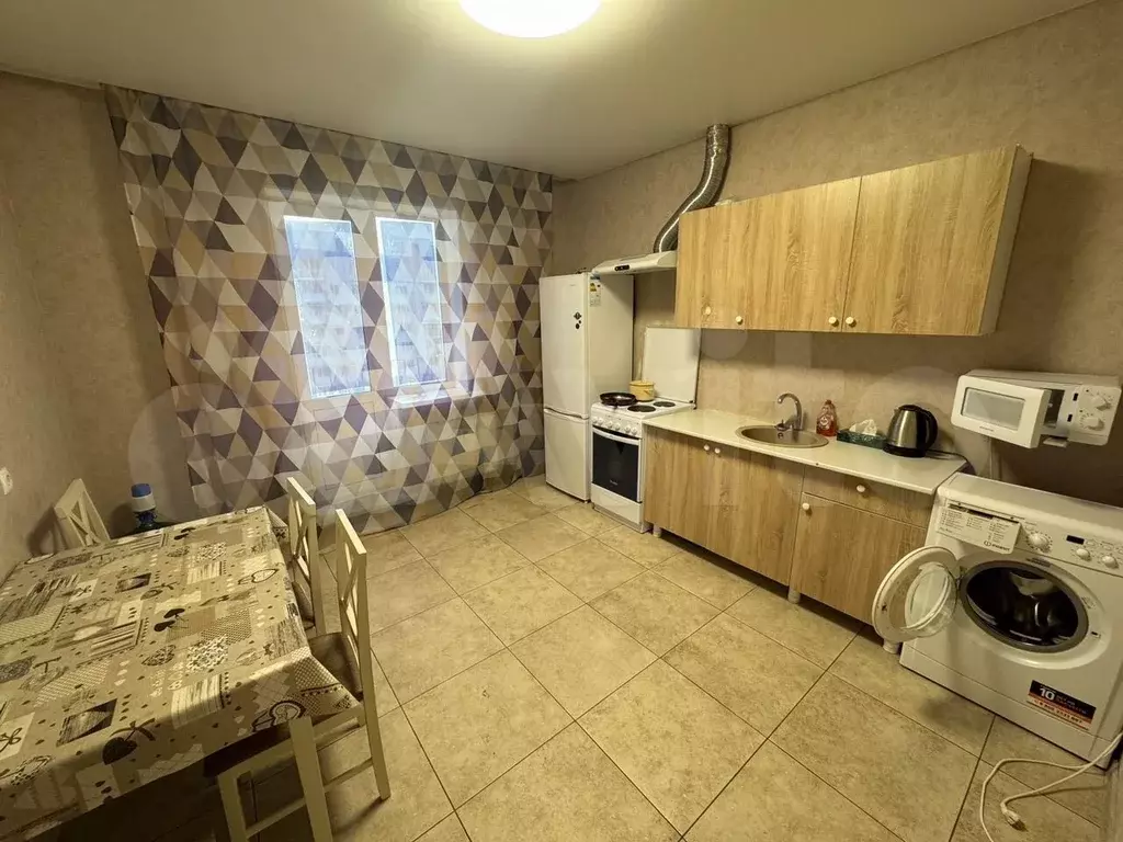 1-к. квартира, 42 м, 7/9 эт. - Фото 0