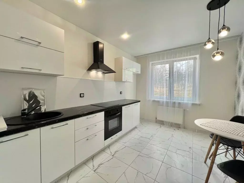 2-к кв. Калужская область, Калуга Тарутинская ул., 231к6 (61.7 м) - Фото 0