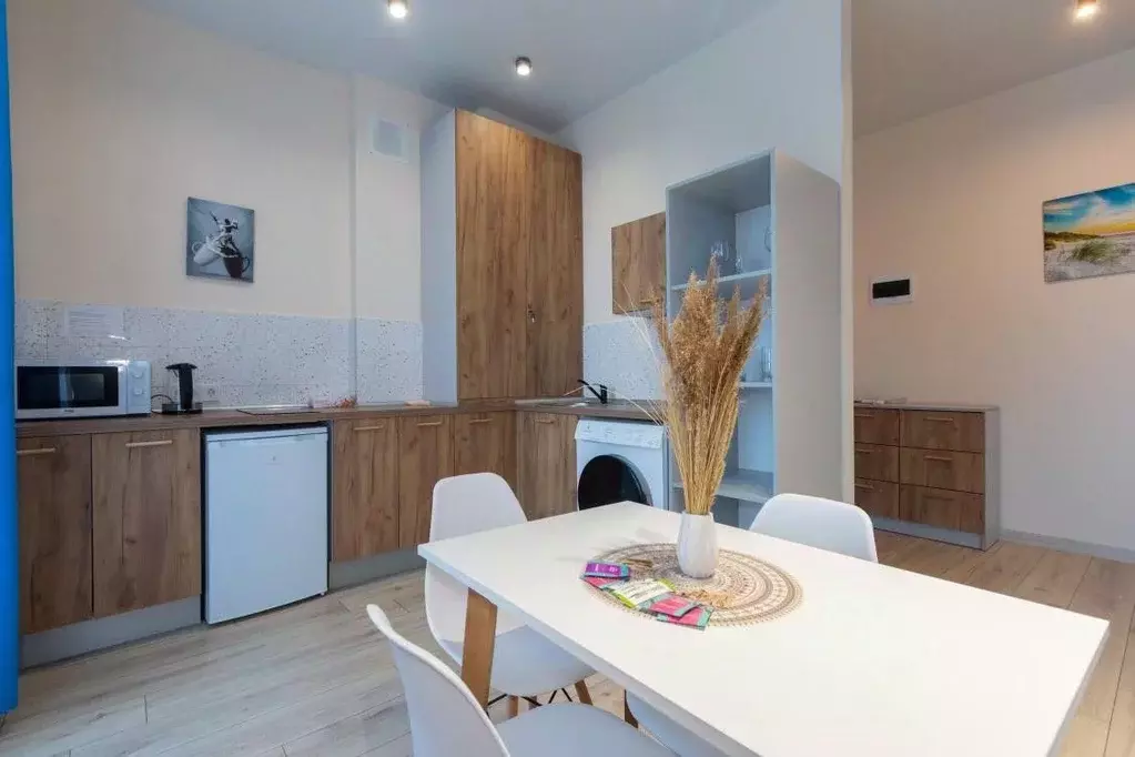 1-к кв. Калининградская область, Янтарный пгт ул. Балебина, 15А (58.3 ... - Фото 1