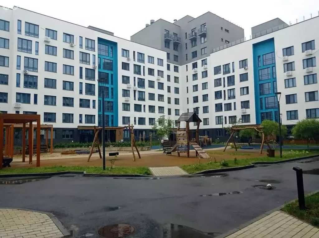 2-комнатная квартира: Тюмень, улица Павла Никольского, 10 (55.9 м) - Фото 1