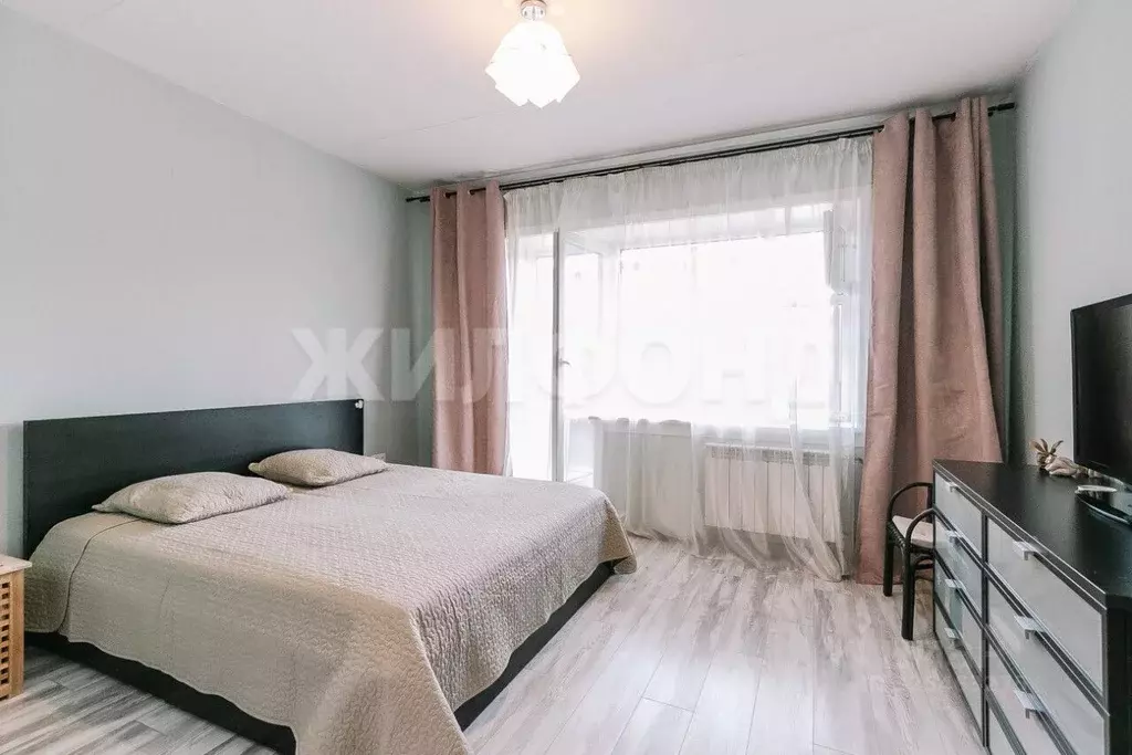 3-к кв. Новосибирская область, Новосибирск ул. Зеленая Горка, 11/1 ... - Фото 1