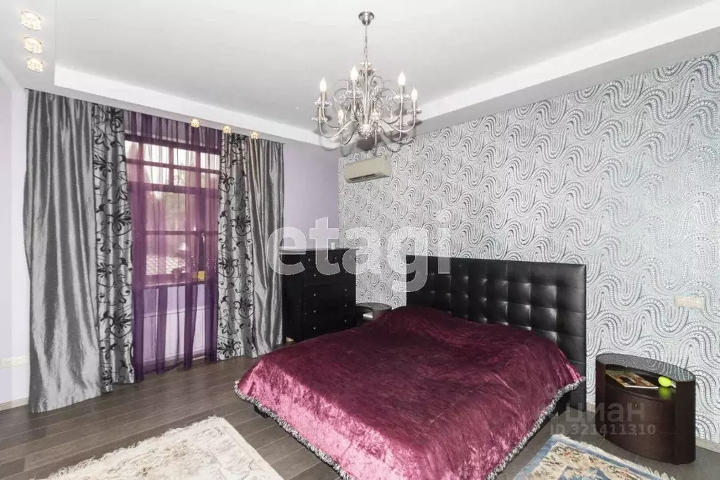 3-к кв. Тюменская область, Тюмень ул. Николая Федорова, 9 (117.0 м) - Фото 1