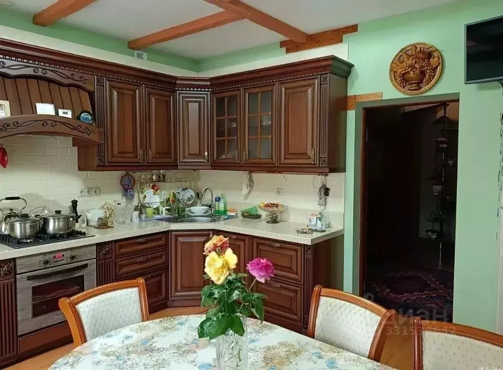 Дом в Астраханская область, Астрахань ул. Даргомыжского, 8 (232 м) - Фото 1