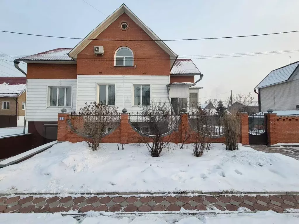 Дом 276,2 м на участке 8,8 сот. - Фото 0