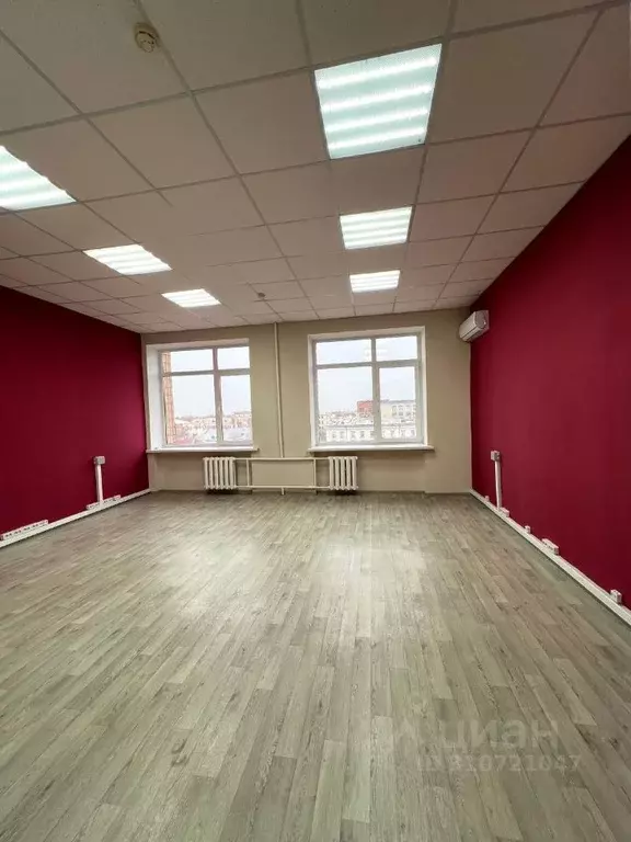 Офис в Астраханская область, Астрахань ул. Ленина, 20 (30 м) - Фото 1