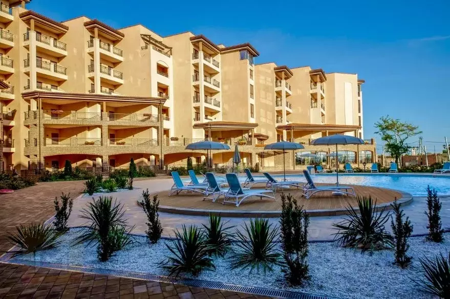 1-к кв. Крым, Евпатория городской округ, Заозерное пгт ул. Аллея ... - Фото 1