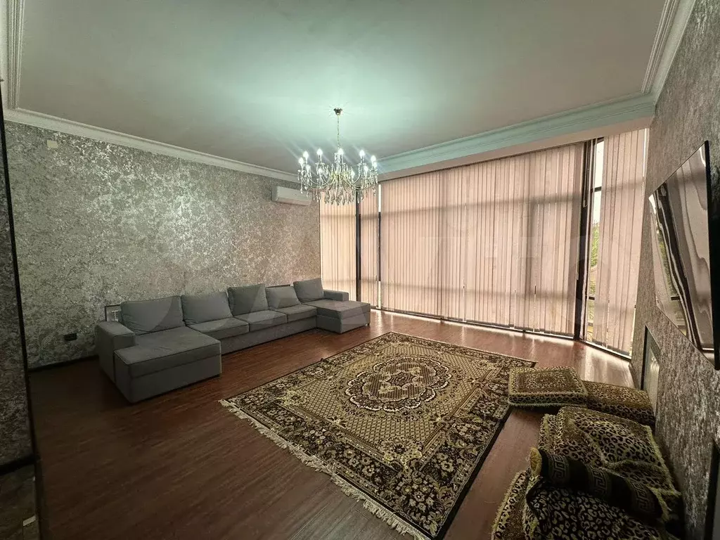 2-к. квартира, 70 м, 2/3 эт. - Фото 1