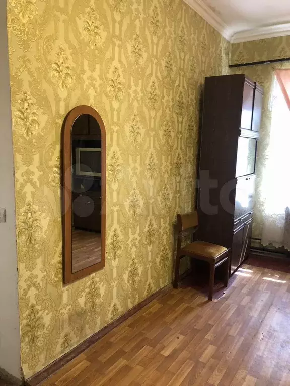 Комната 32 м в 5-к., 2/2 эт. - Фото 1
