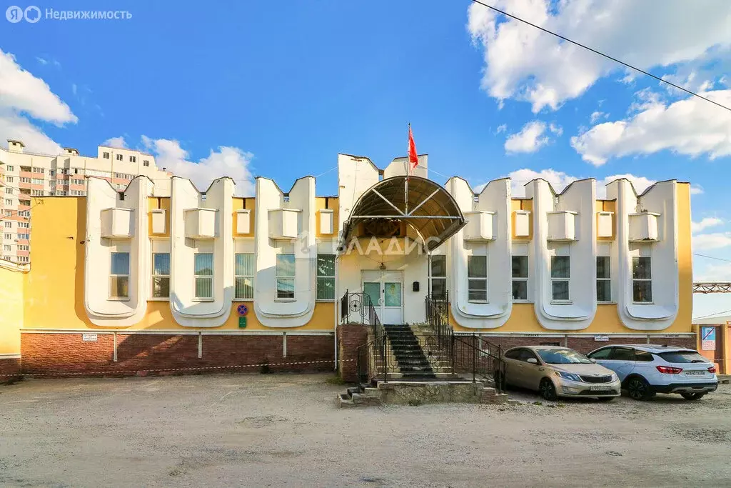 Помещение свободного назначения (1400 м) - Фото 1