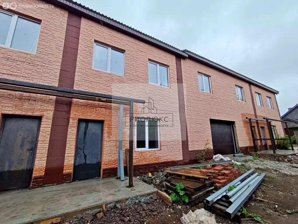 Квартира-студия: Магнитогорск, улица Калмыкова, 56 (150 м) - Фото 1