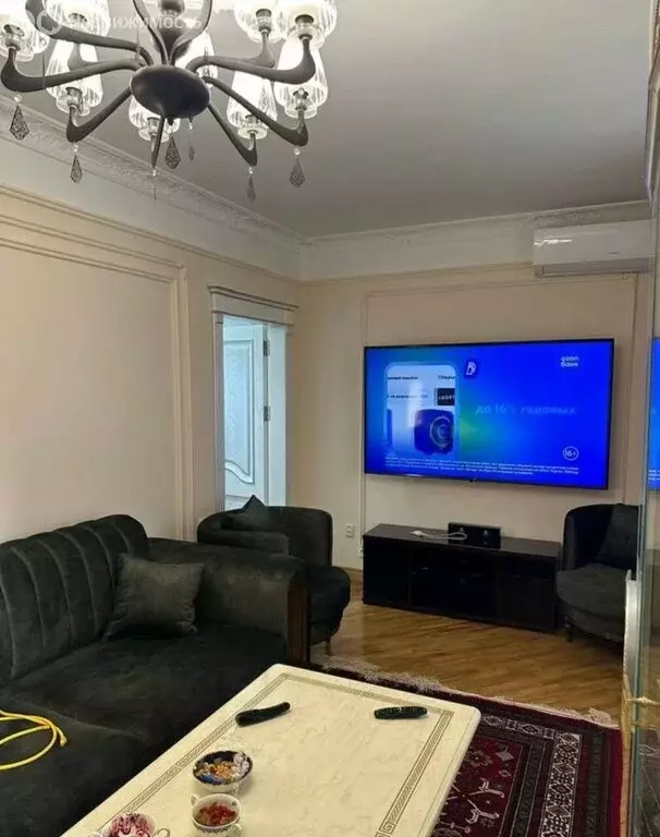3-комнатная квартира: Махачкала, улица Ирчи Казака, 9Б (105 м) - Фото 1