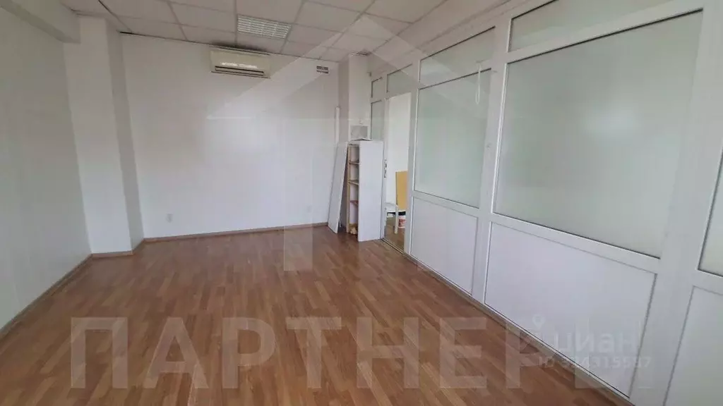 Офис в Краснодарский край, Краснодар Красная ул., 182 (38 м) - Фото 1