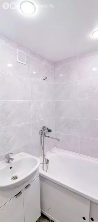 2-комнатная квартира: Брянск, улица Брянского Фронта, 20 (55 м) - Фото 2