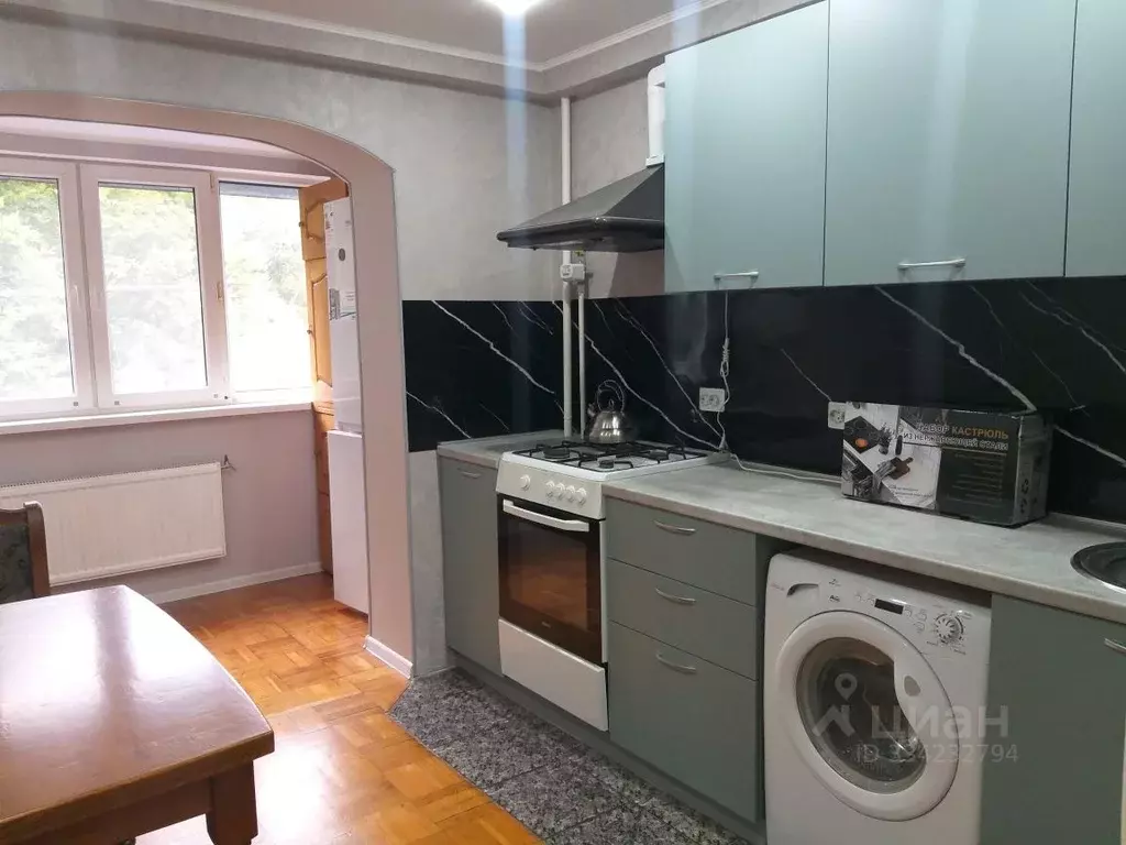 2-к кв. Краснодарский край, Туапсе ул. Калараша, 33 (47.0 м) - Фото 2