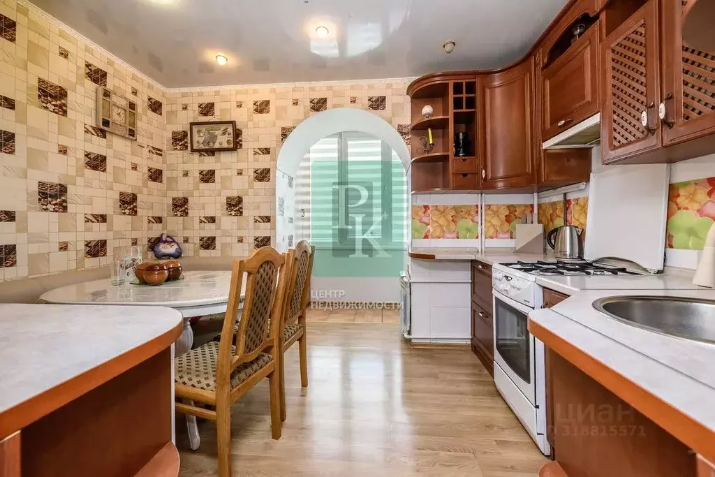 2-к кв. Севастополь ул. Генерала Лебедя, 18 (51.3 м) - Фото 0