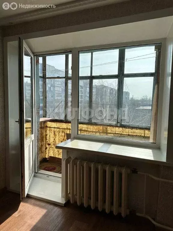 1-комнатная квартира: Кемерово, улица Попова, 7 (32 м) - Фото 0