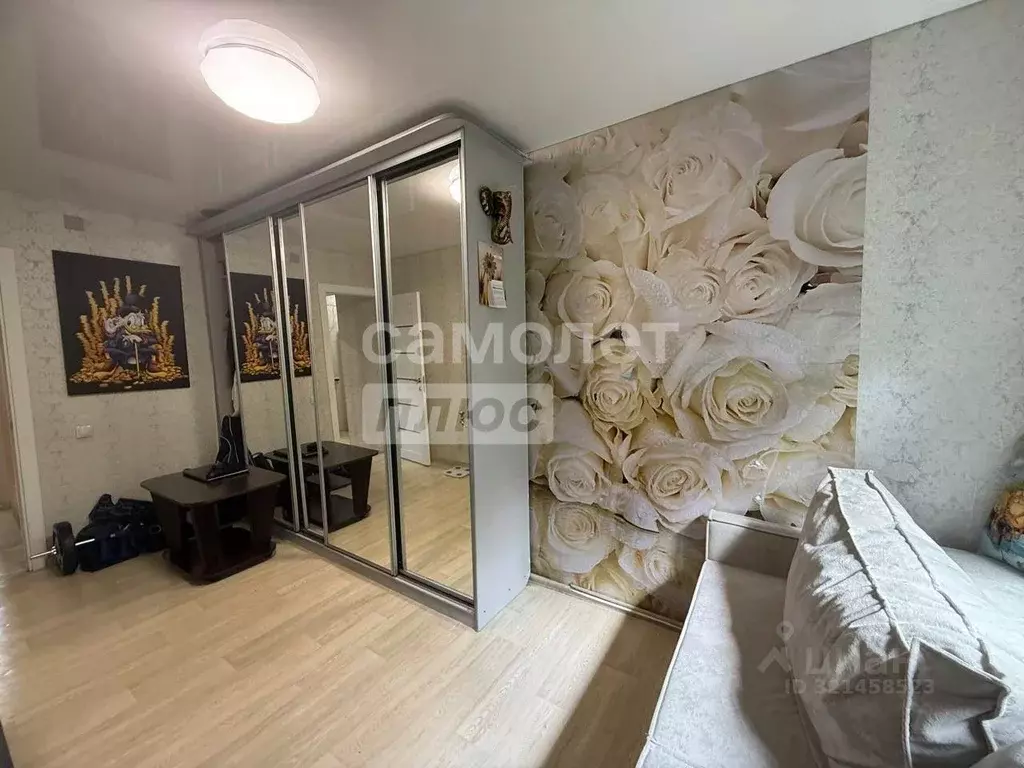 3-к кв. Омская область, Омск Заозерная ул., 3А (58.5 м) - Фото 1