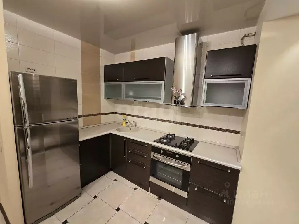 2-к кв. Брянская область, Брянск ул. Ромашина, 39 (64.6 м) - Фото 1