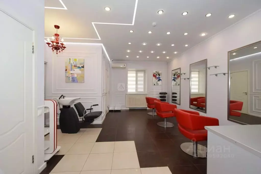 Помещение свободного назначения в Тюменская область, Тюмень ул. ... - Фото 1