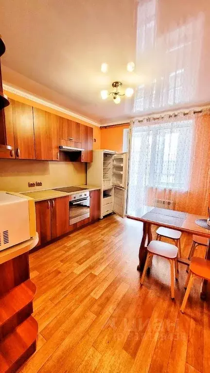 1-к кв. Омская область, Омск просп. Комарова, 21 (44.0 м) - Фото 1