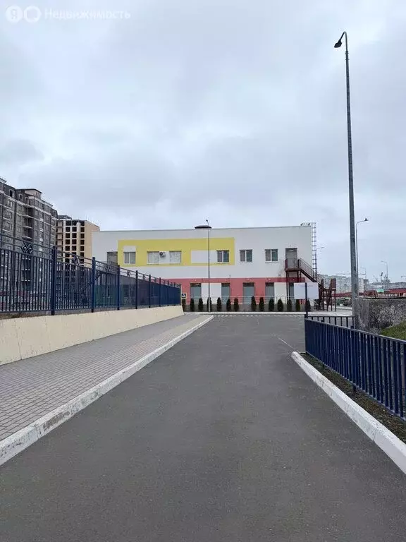 3-комнатная квартира: Каспийск, улица Камиля Гасанова, 2 (75 м) - Фото 2