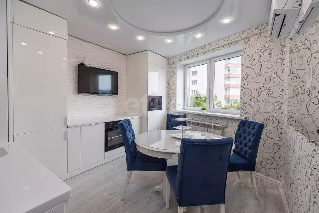 2-к кв. Амурская область, Благовещенск Зейская ул., 220 (59.7 м) - Фото 1