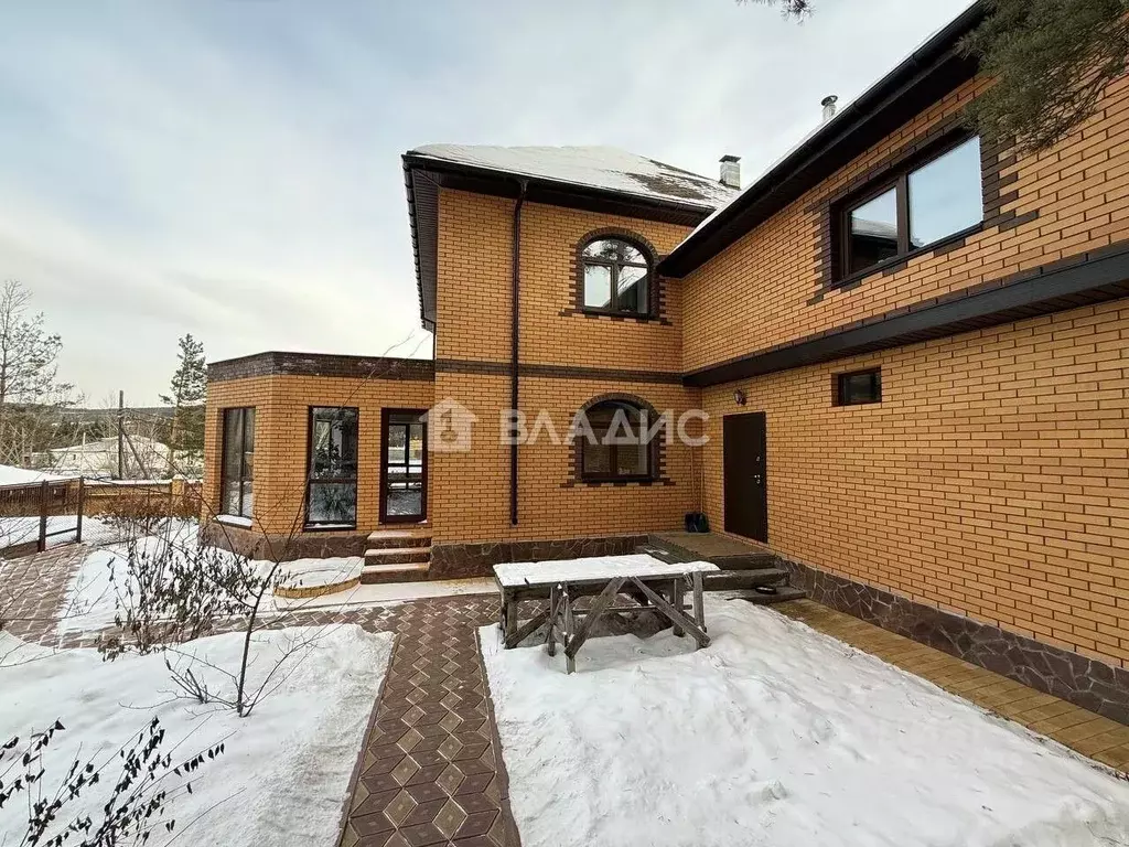 Дом в Бурятия, Улан-Удэ ул. Фортуны (429 м) - Фото 1