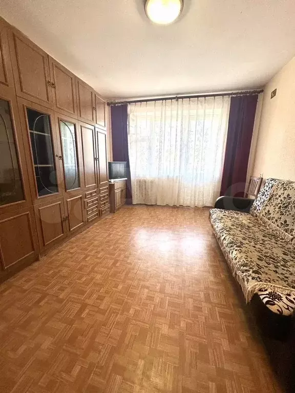 1-к. квартира, 46 м, 4/10 эт. - Фото 1