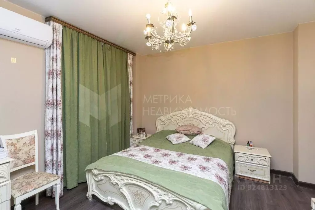 3-к кв. Тюменская область, Тюмень ул. Федюнинского, 64 (109.0 м) - Фото 1