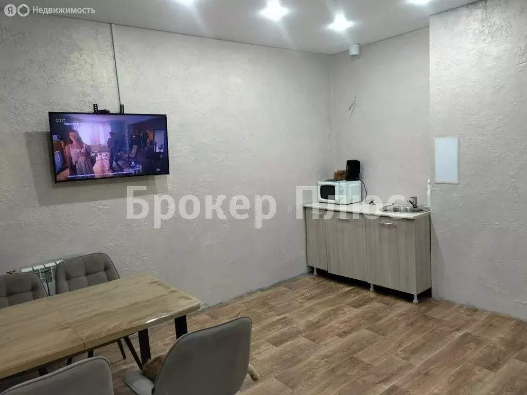 3-комнатная квартира: Абакан, улица Генерала Тихонова, 12к1 (61 м) - Фото 1