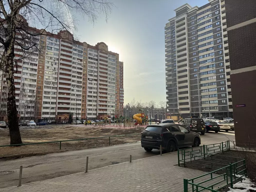 Продается 3-комнатная квартира - Фото 1