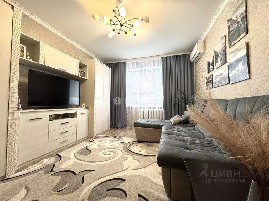 3-к кв. Пензенская область, Пенза ул. Тепличная, 10 (64.0 м) - Фото 0