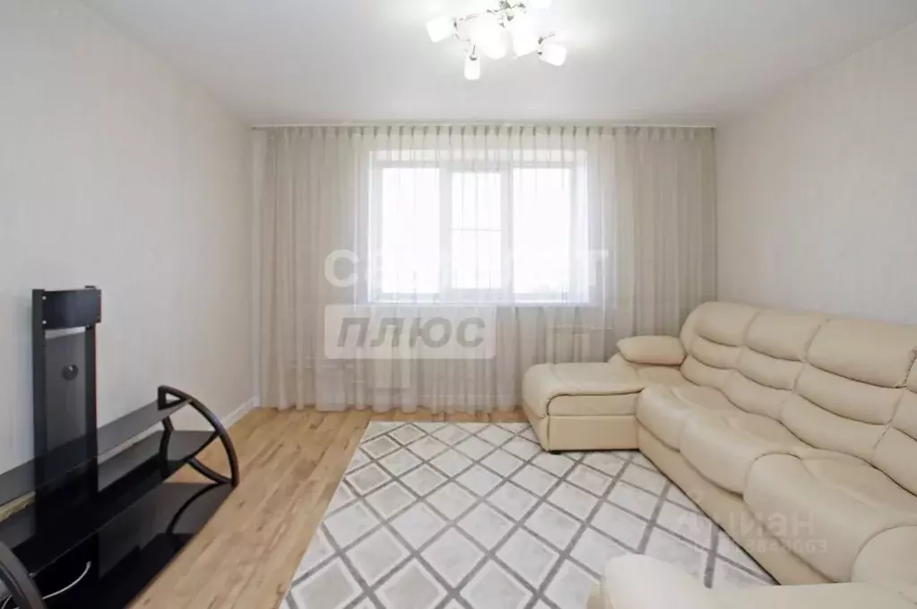 2-к кв. Омская область, Омск бул. Архитекторов, 6 (68.7 м) - Фото 0