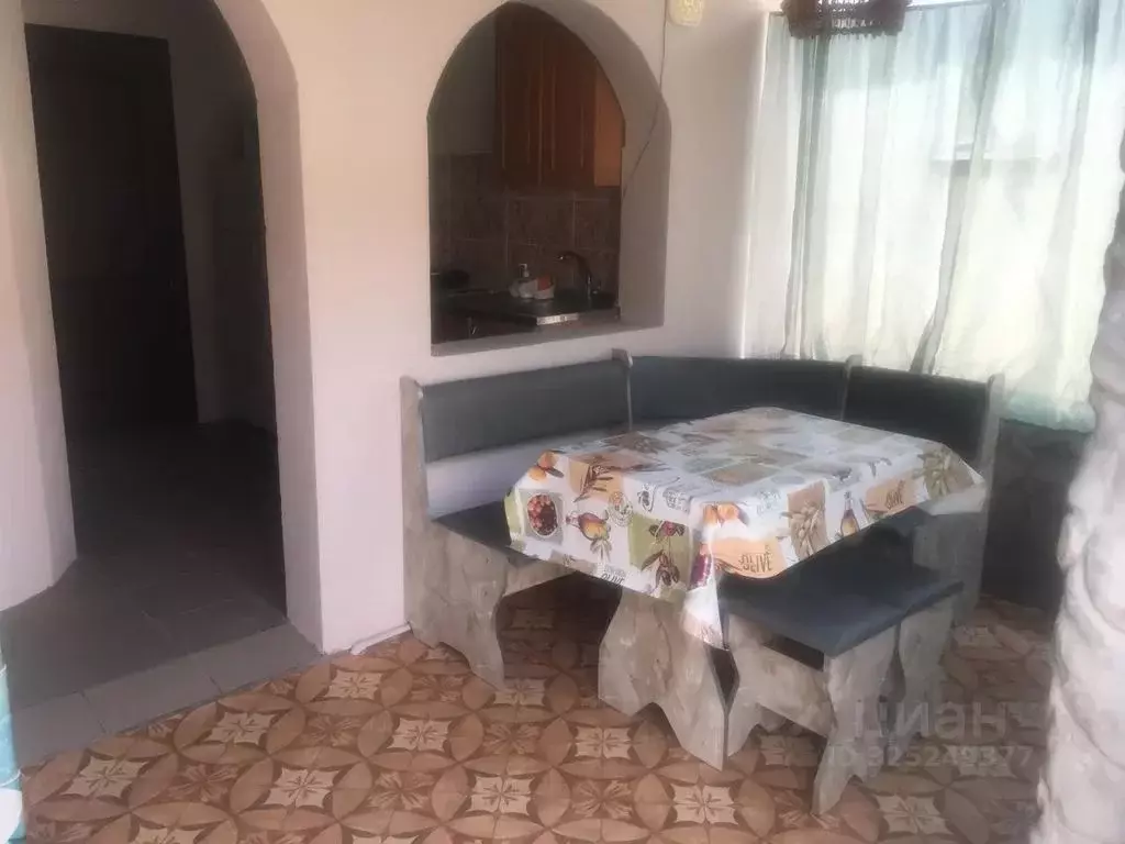 Комната Крым, Евпатория городской округ, Заозерное пгт ул. Гайдара, 8 - Фото 2