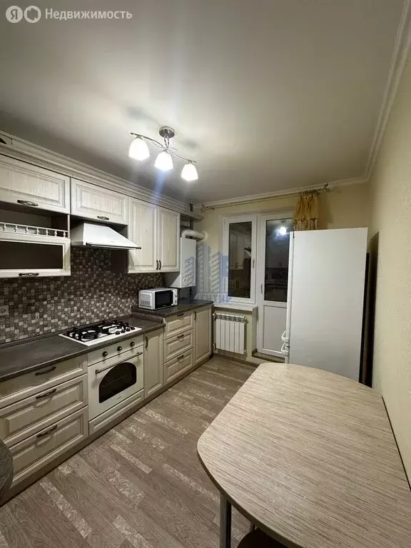 2-комнатная квартира: Чебоксары, Радужная улица, 13 (63 м) - Фото 0
