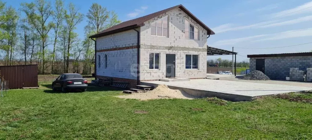 Дом в Белгородская область, Корочанский район, Мелиховское с/пос, с. ... - Фото 1