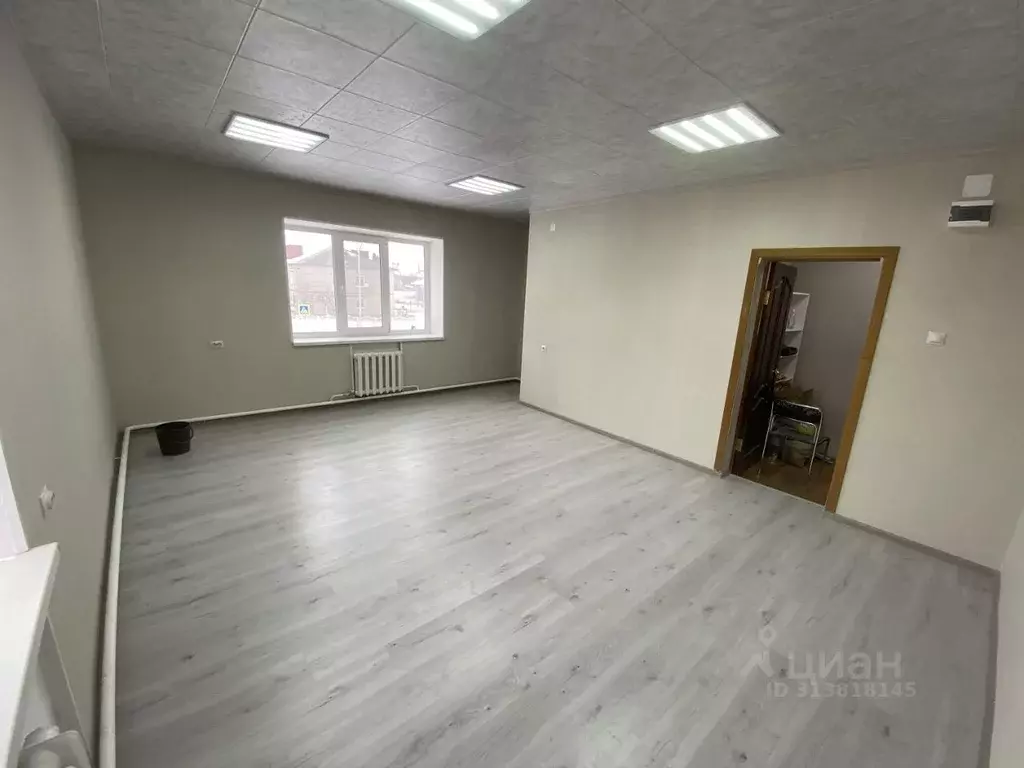 Офис в Саратовская область, Татищево рп ул. Школьная, 1А (26 м) - Фото 1